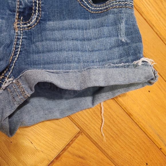 Maurices size 9/10 denim Cuffed And Frayed Bottom Short Shorts - Picture 5 of 11